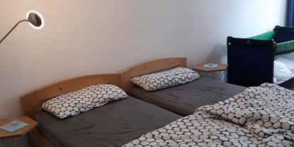 Monteurwohnung - Bettwäsche: Bettwäsche inklusive - Oeversee - Schlafzimmer 2 - Zentrale 3 Zimmer Altbauwohnung mit Balkon