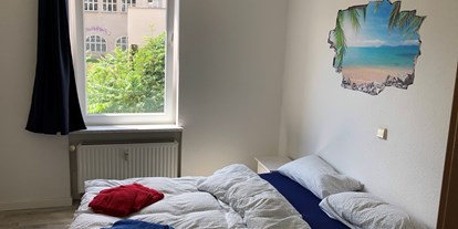 Monteurwohnung - Art der Unterkunft: Ferienwohnung - Merseburg Spielbring / Haspe - Schlafzimmer - 2 Zimmer Wohnung neben Burg Giebichenstein 