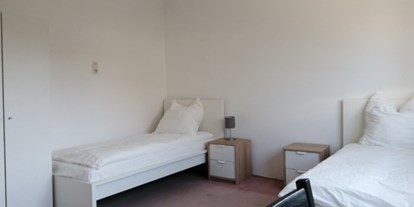 Monteurwohnung - Bettwäsche: keine Bettwäsche - Landau an der Isar - Monteurzimmer in 84130 Dingolfing