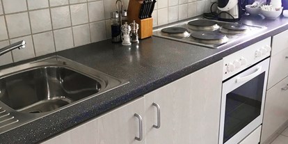 Monteurwohnung - Hund erlaubt - Köniz - Volleingerichtete Küche  - Bern /Zollikofen charmante Wohnung