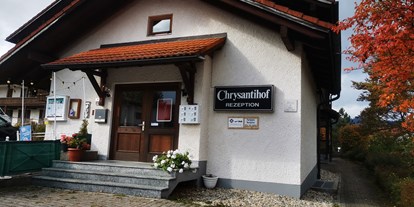 Monteurwohnung - Ostbayern - Rezeption Chrysantihof mit kalten Getränken und kleinen Leckerbissen - Aparthotel Zwiesel - Bayerischer Wald - Weber Nada