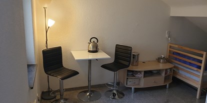Monteurwohnung - Art der Unterkunft: Gästezimmer - PLZ 75323 (Deutschland) - Wohn- und Esszimmer - Adam