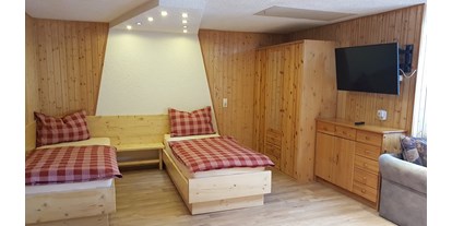 Monteurwohnung - TV - Senftenberg Hörlitz - Apartment, Schlafbereich - Ferienwohnung und Monteurzimmer Schuricht