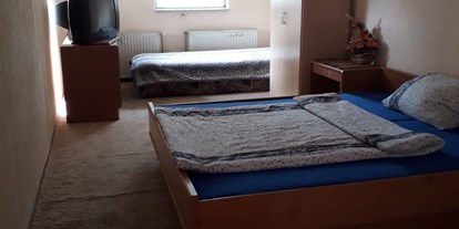 Monteurwohnung - Badezimmer: Gemeinschaftsbad - Tschernitz - Günstige & Gemütliche Zimmer