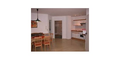Monteurwohnung - Küche: Gemeinschaftsküche - Ennepetal - Küche mit Essbereich - Monteurzimmer Wuppertal