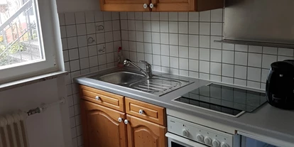 Monteurwohnung - Einzelbetten - Lauffen am Neckar Heilbronn - Küche mit Elektrogeräten - Ansprechende Monteurwohnung 70m² mit 2 Einzelzimmer