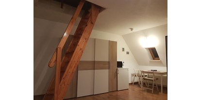Monteurwohnung - Zimmertyp: Doppelzimmer - PLZ 09306 (Deutschland) - Kleiderschrank, Essecke - Wohnung Altstadt