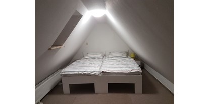 Monteurwohnung - Badezimmer: eigenes Bad - Leisnig - Schlafraum, Wahlweise Doppelbett oder als Einzelbetten - Wohnung Altstadt