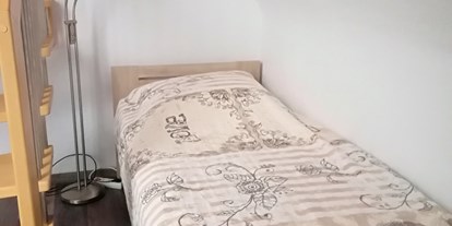 Monteurwohnung - TV - Harzungen - 1. Schlafzimmer, Einzelbett - Haus Maisonette am Harz, Thüringen, Deutschland