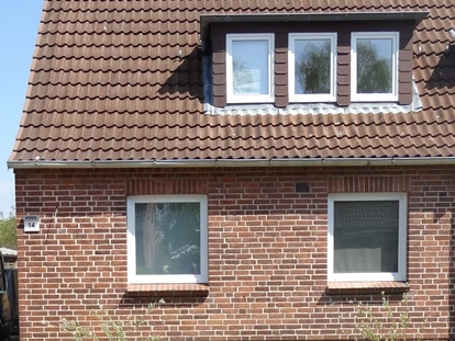 Monteurwohnung - Kühlschrank - PLZ 25365 (Deutschland) - Außenansicht - Haus Holo - Ganzes Haus - bis 5 Monteure