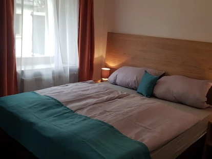 Monteurwohnung - Bettwäsche: Bettwäsche gegen Gebühr - Werdau - Schlafzimmer - Blue Home nähe Zwickau