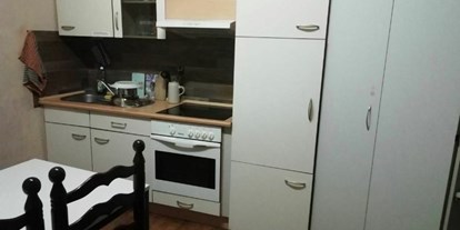 Monteurwohnung - Küche: Gemeinschaftsküche - Langquaid - Küche - Pension&Monteurzimme Toni