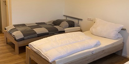 Monteurwohnung - Einzelbetten - Mötzingen - 3 Bett Zimmer.  - Monteurzimmer Spatz