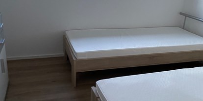 Monteurwohnung - Zimmertyp: Mehrbettzimmer - Mötzingen - 2 Bett Zimmer.  - Monteurzimmer Spatz