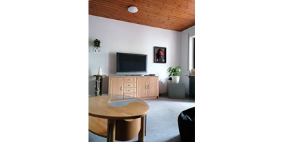 Monteurwohnung - Küche: eigene Küche - Walsrode - Wohnzimmer - Schwarzwald Appartement 