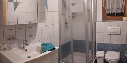 Monteurwohnung - Einzelbetten - Debant - Badezimmer FEWO 1 - Ferienhaus Sporer 