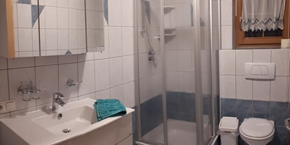 Monteurwohnung - Einzelbetten - Unterpirkach - Badezimmer FEWO 1 - Ferienhaus Sporer 