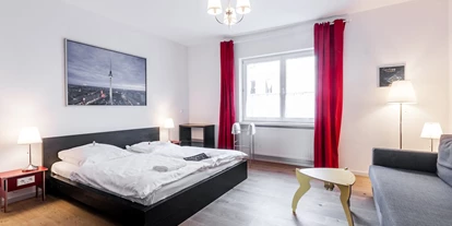 Monteurwohnung - Zimmertyp: Einzelzimmer - Selchow - 5 bedrooms, @ subway + S-Bahn, @ Park ex-Airport