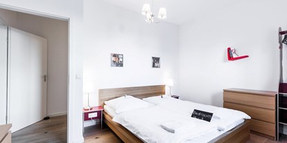 Monteurwohnung - Zimmertyp: Mehrbettzimmer - Berlin-Stadt - 5 bedrooms, @ subway + S-Bahn, @ Park ex-Airport