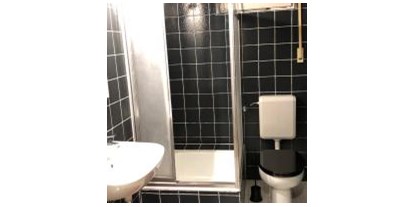 Monteurwohnung - Badezimmer: eigenes Bad - Medebach Küstelberg - Connie 