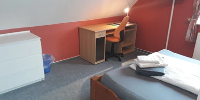 Monteurwohnung - Kaffeemaschine - PLZ 27804 (Deutschland) - Jedes Zimmer verfügt über einen Laptop Arbeitsplatz und TV - Großzügiges Haus Nahe Oldenburg  Bremen Oldenburger Land  für Monteure 