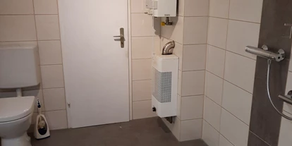 Monteurwohnung - Badezimmer: eigenes Bad - Kleinbodungen - Bad - Simone Ziesing-Kreis