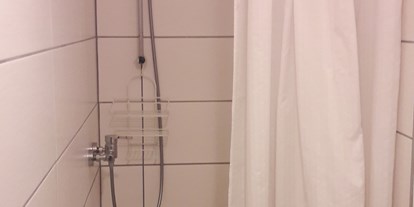 Monteurwohnung - Badezimmer: eigenes Bad - Klosterhäseler - Bad / Dusche - Monteurzimmer Burgenlandkreis 