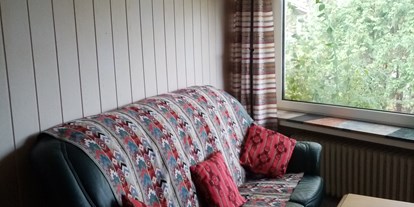 Monteurwohnung - Zimmertyp: Doppelzimmer - Krummhörn - Couch - Inge Gorke