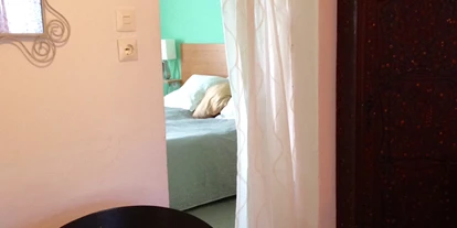 Monteurwohnung - Zimmertyp: Mehrbettzimmer - Bockfließ - Esszimmer mit W lan  - LenAs Gartenwohnung
