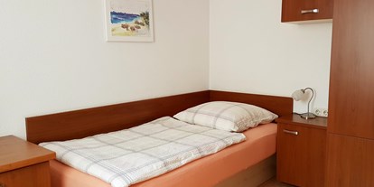 Monteurwohnung - Zimmertyp: Mehrbettzimmer - Seelitz - Ferienwohnungen Hölig Schlafzimmer Beispiel - Ferienwohnungen Constanze Hölig