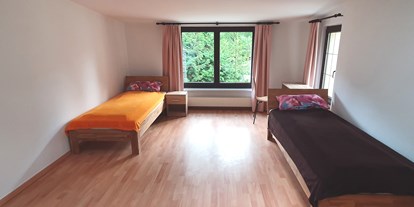 Monteurwohnung - Schöneiche bei Berlin Schöneiche - Schlafzimmer im Obergeschoss - Appartement 1 in Waldesruh ab 3 Monaten