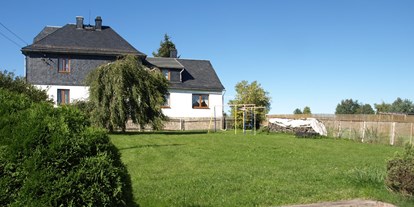 Monteurwohnung - Schlegel (Saale-Orla-Kreis) - Wiese hinter dem Haus - Alte Schule Heberndorf