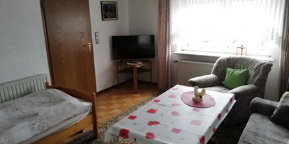 Monteurwohnung - Zimmertyp: Doppelzimmer - PLZ 36211 (Deutschland) - Wohnzimmer 2 - Ferienhaus Brand
