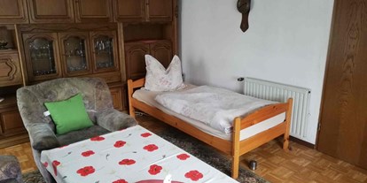 Monteurwohnung - Zimmertyp: Doppelzimmer - PLZ 36211 (Deutschland) - Wohnzimmer 3 - Ferienhaus Brand