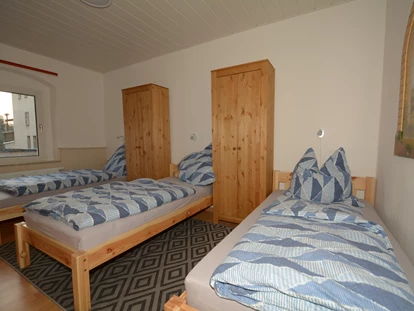 Monteurwohnung - Zimmertyp: Mehrbettzimmer - Geyer - 3 Bett Zimmer - Rüstzeit-Seltmann Sauna Fitness Fahrradverleih