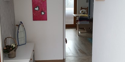 Monteurwohnung - Badezimmer: eigenes Bad - Frög - Eingangsbereich - Ferienwohnung Monfreda - Made for better days 2