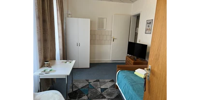 Monteurwohnung - Kühlschrank - PLZ 55237 (Deutschland) - Zimmer Ansicht - Monteurzimmer, Ferien Appartements Dolgesheim