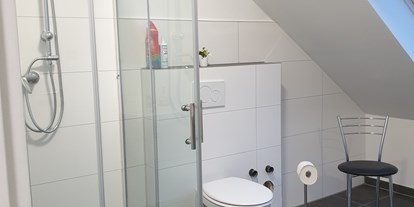 Monteurwohnung - Badezimmer: Gemeinschaftsbad - PLZ 30826 (Deutschland) - Zimmervermietung Eifelweg Hannover Vesna 