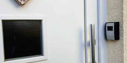 Monteurwohnung - Kühlschrank - Zellingen - Den Schlüsselsafe für einen selbstständigen Check-in - Stadt- und autobahnnahes Zimmer für Drei