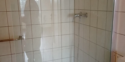 Monteurwohnung - Badezimmer: eigenes Bad - Besitz - Wohnung für Monteure zu vermieten