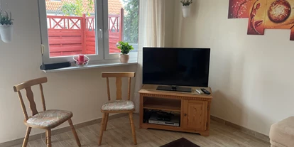 Monteurwohnung - Zimmertyp: Mehrbettzimmer - Bölsdorf - Wohnzimmer  - Ferienwohnung Käthchen 