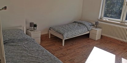 Monteurwohnung - Bettwäsche: Bettwäsche inklusive - Nordenham - Schlafzimmer - 1A Wohnung - eigene Küche & Bad