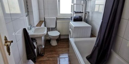 Monteurwohnung - Badezimmer: eigenes Bad - Hollen - Badezimmer - 1A Wohnung - eigene Küche & Bad