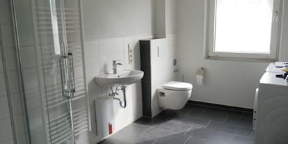 Monteurwohnung - Zimmertyp: Einzelzimmer - Schmißberg - Bad (Beispiel) - Casa-Bola Nonnweiler