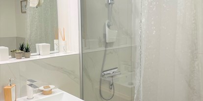 Monteurwohnung - Badezimmer: eigenes Bad - Münzenberg - LikeDaheim Apartments