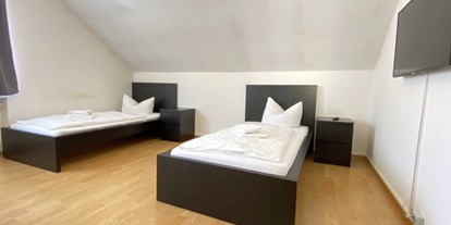 Monteurwohnung - Einzelbetten - Nittenau - Schlafzimmer - (SAD131) Liebevoll eingerichtete Monteurwohnung