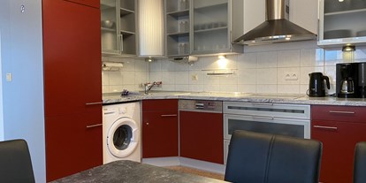 Monteurwohnung - Zimmertyp: Einzelzimmer - PLZ 92263 (Deutschland) - Küche, Essbereich - (SAD141) Helle Monteurwohnung mit Balkon 