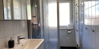 Monteurwohnung - Einzelbetten - PLZ 92431 (Deutschland) - Badezimmer - Moderne Monteurwohnung mit Balkon (SAD151)