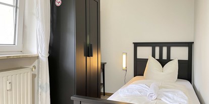 Monteurwohnung - Einzelbetten - Nittenau - Schlafzimmer - Monteurappartement in super Lage / Monteurunterkunft (SAD171)