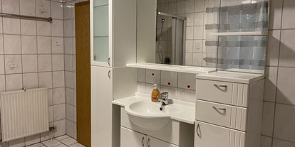 Monteurwohnung - Kühlschrank - PLZ 92445 (Deutschland) - Badezimmer - Monteurwohnung / Übergangswohnung (WA120)